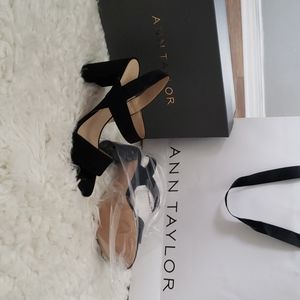 Ann taylor suede heeled sandal